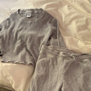 Aritzia Gray Long Sleeve Top